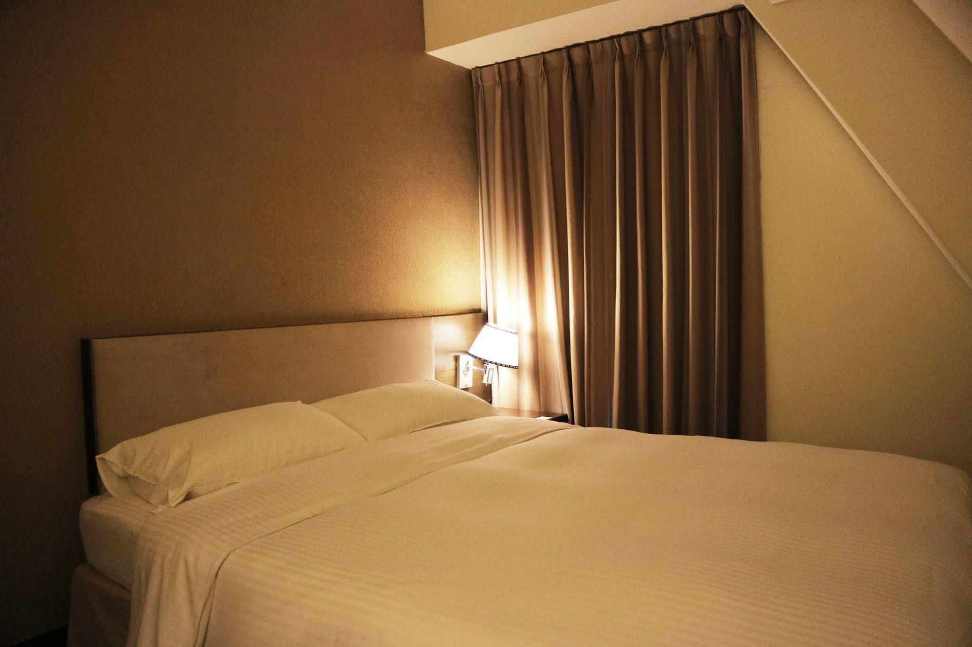 New World Hotel Тайпей Екстериор снимка